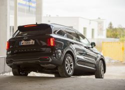 Neuer Kia Sorento MJ 2021 bei AUTO STAHL in WIen 22 im neuen Kia-Schauraum. Eröffnung ab Mitte 2021