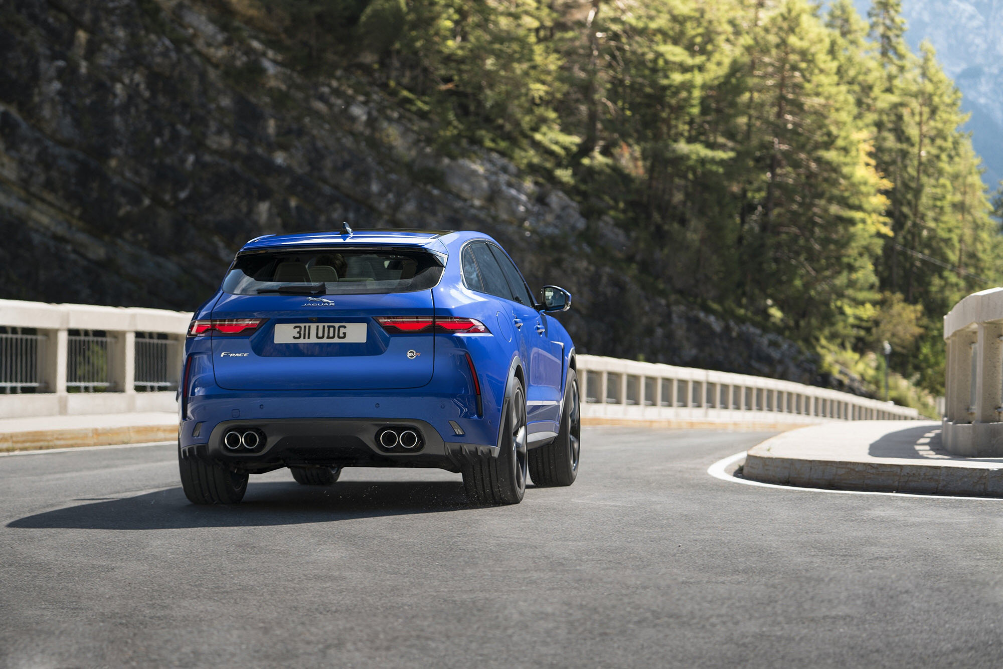 Jaguar F-Pace SVR Dynamic – Bei der Jaguar Land Rover SVO Tour vom 28.9. bis 9.10.2021 bei Auto Stahl Wien 22 erleben!