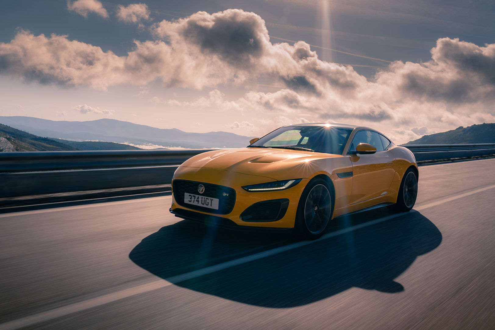 Jaguar F-Type R Coupé – Bei der Jaguar Land Rover SVO Tour vom 28.9. bis 9.10.2021 bei Auto Stahl Wien 22 erleben!