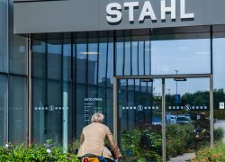 Auto Stahl Wien 22 MV Agusta Pressefotos Gernot Keusch fährt die neue Marke zu AUTO STAHL