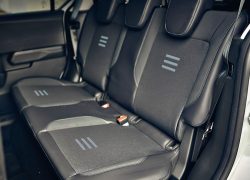 ford-e_tourneo_courier-eu-Column_Card_E_Tourneo_Courier_Active_30-1000x667-1000x667-detail-rear-interior